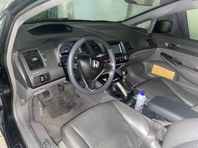 Vendo ou troco Honda Civic já financiado - Foto 2