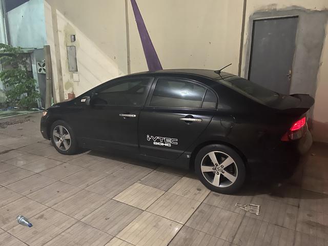 Vendo ou troco Honda Civic já financiado - Foto 4