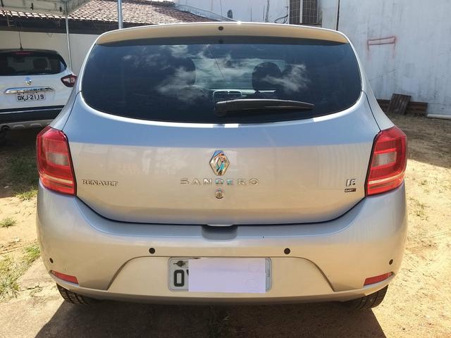 Vendo sandero Expression 1.6 seme automático 8 vaulas completo valor 28.000.00 - Foto 4