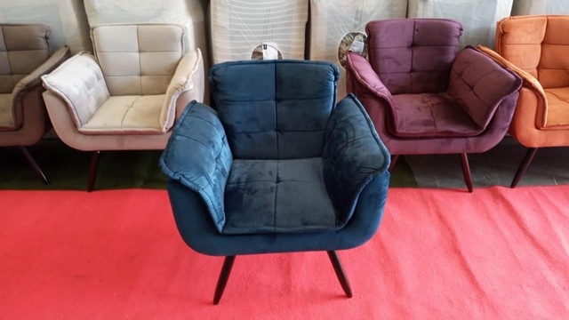 POLTRONAS VELUDO COM PILOW TOP ALTO PADRÃO  - Foto 2