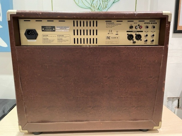 Amplificador Behringer Ultracoustic ACX 900 - Instrumentos