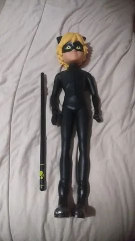 Boneco cats noar 