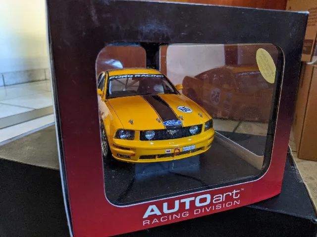 Miniatura Mustang - AutoArt 1/18 - Foto 4