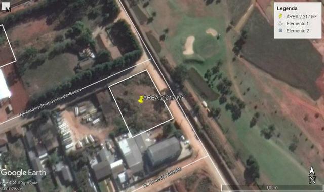 Área industrial 2.217 m²