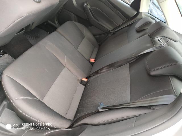 Ford Focus Sedan - Foto 12