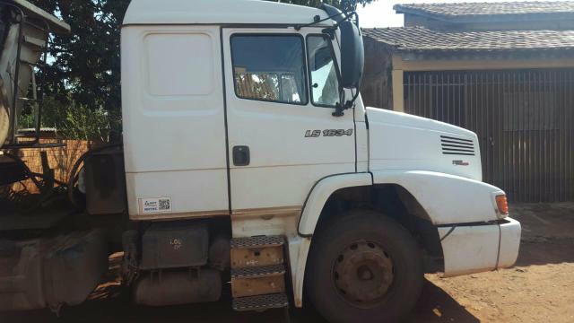 Vende-se caminhao