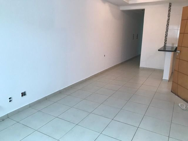 Vende-se casa com 3 /4 sendo um suite - Foto 2