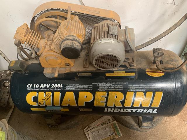 Vendo compressor 200 L