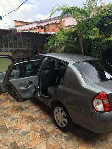 Clio Sedã - Foto 5