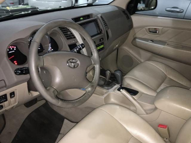 Toyota Hilux Sw4 5 lugares 4P - Foto 12