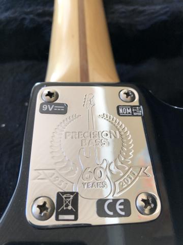 Baixo Fender Precision Bass Special - Deluxe Series - Foto 4