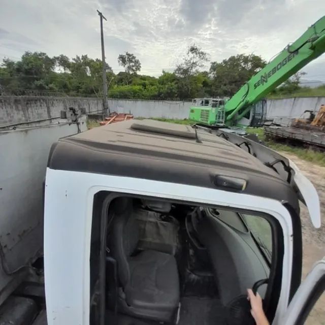 Mercedes-Benz Poliguindaste Atego 2426 6x2 2013