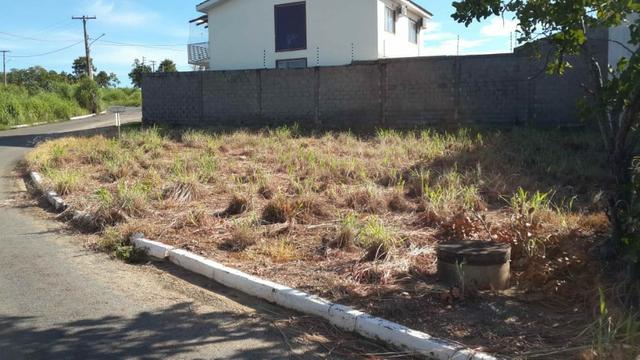 Terreno de esquina no bairro Tropical Ville