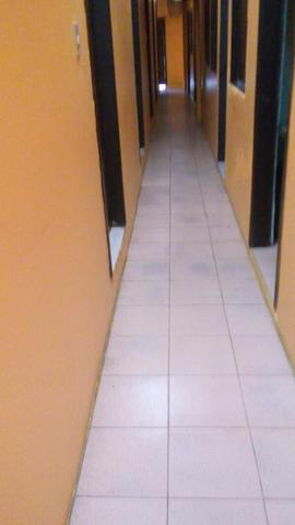 Alugo quarto mobilhado para rapazes - Foto 2