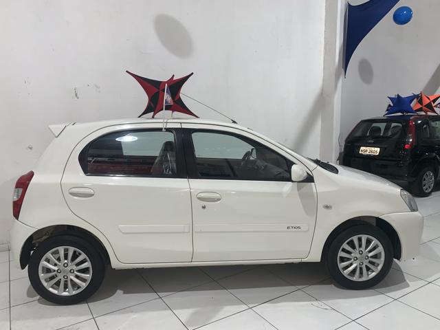 Toyota Etios XLS 1.5 ano 2013 é na KM Automóveis Belém