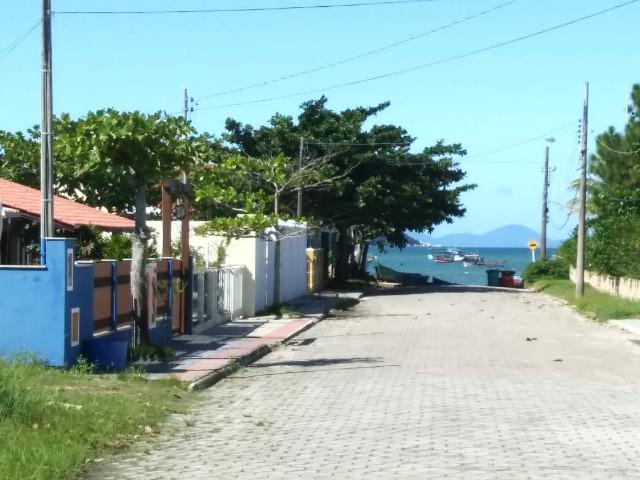Ótimo terreno na quadra do mar da Praia de Zimbros em Bombinhas SC - Foto 2