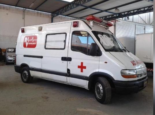 Ambulancia renault master 2004