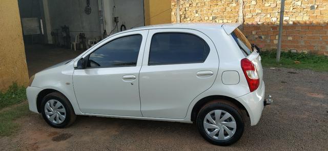 Toyota Etios Hatch 2015