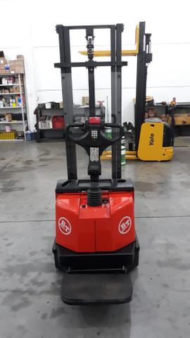Empilhadeira patolada elétrica Toyota BT