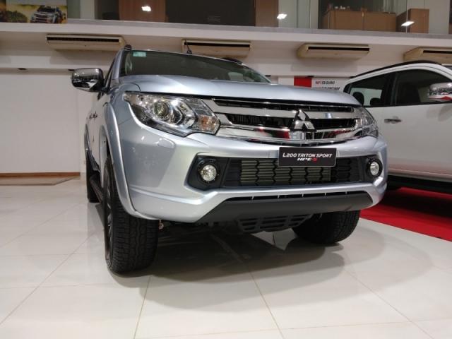 MITSUBISHI L200 TRITON 2.4 16V TURBO DIESEL SPORT HPE-S CD 4P 4X4 AUTOMATICO. - Foto 3
