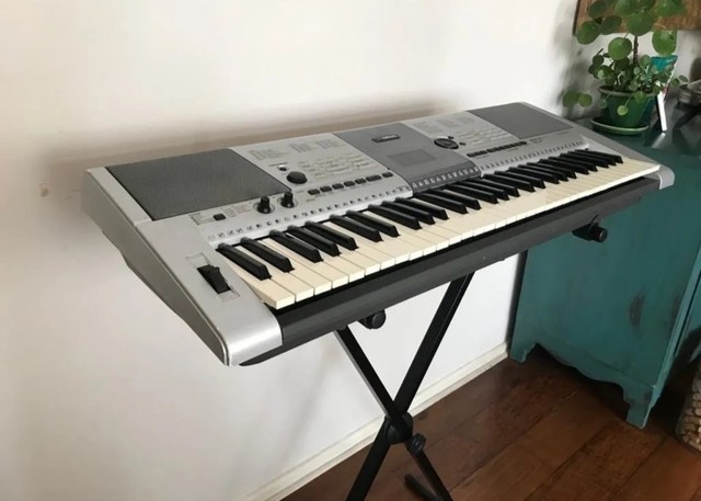 Yamaha  PSR E403