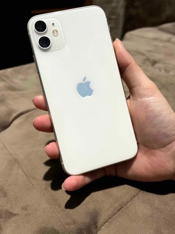 iPhone 11 branco 64gb 