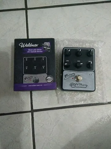Pedal simulador de ampli waldman fantastic novo