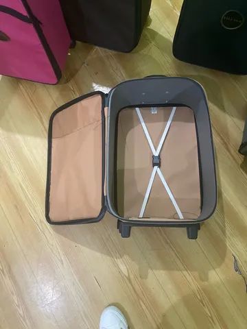 Uma mala de bordo (10kg) com zíper frontal  - Foto 3