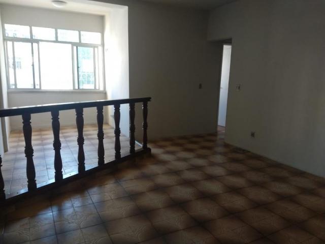 Alugo apto em frente a ufc com 90m, 3 quts + dependencia 1 vaga coberta r$ 950,00 parcelo - Foto 4