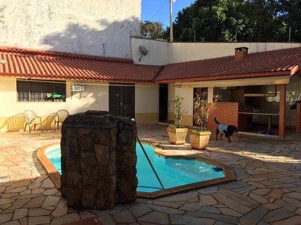Casa com área de lazer e pomar - Foto 2