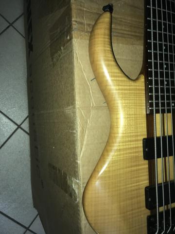 Baixo Tobias 6 cordas - Foto 5