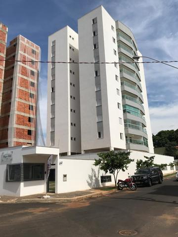Apartamento com 68 metros, varanda gourmet, 2 vagas ao lado do Praia Clube