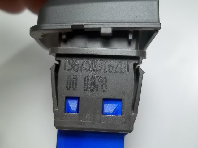 Botão Do Pisca Alerta Peugeot 2008 2019 - Foto 5