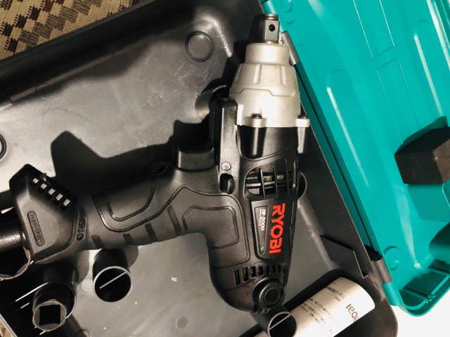 Parafusadeira de Impacto Ryobi