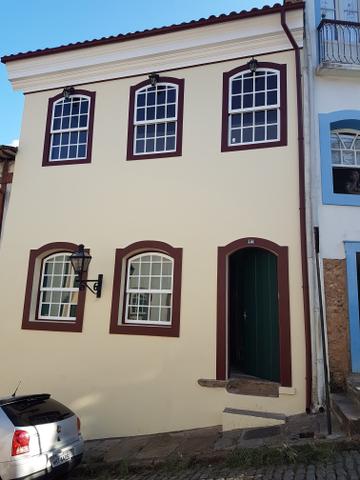 Linda casa na cidade histórica de Ouro Preto no centro praça tiradentes 2 andares