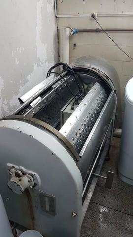 Máquina de lavar roupa industrial e centeifuga