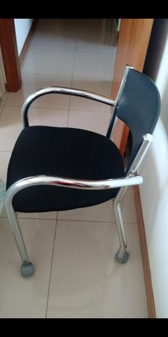 Cadeiras semi novas - Foto 2