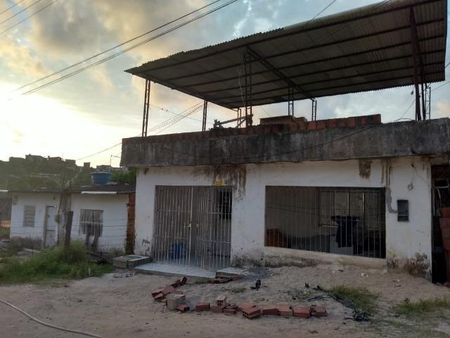 Casa em Sucupira com 3 quartos sendo 1 suíte