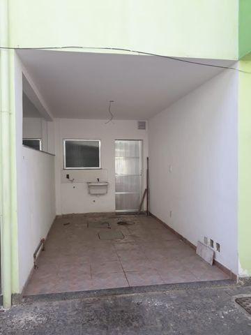 Excelente casa Duplex. Sala 2 qtos com garagem - Foto 5