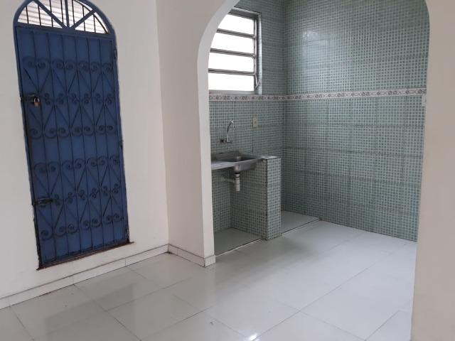Alugo Casa no Parque 10 com 1 Quarto, Fica bem no Centro do Parque 10