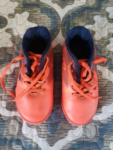 Chuteira infantil da Umbro