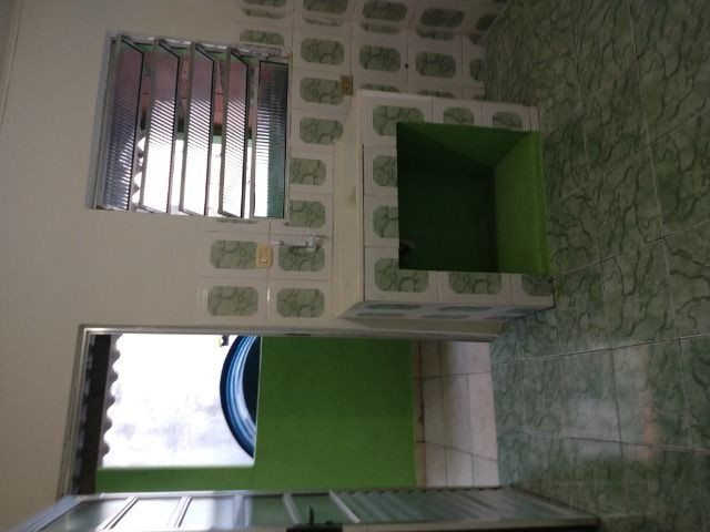Um quarto com um banheiro - Foto 7