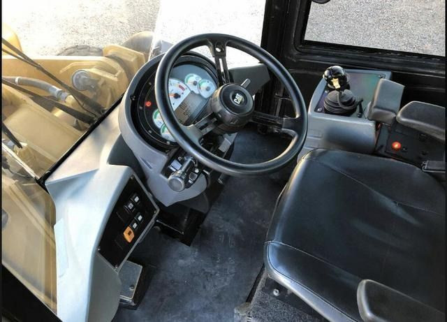 Pa carregadeira cat 924, recém reformada - Foto 3
