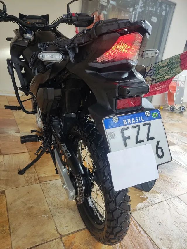 Moto XRE 300 Honda 2023 Equipada c/ 980km