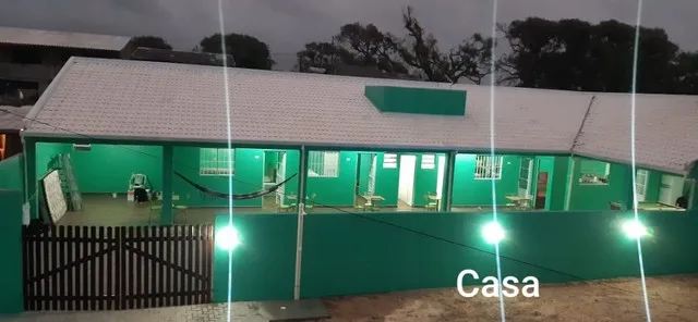 Casa com Piscina na Quadra do Mar
