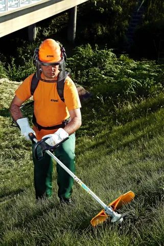 Roçadeira Stihl FR 220 p/ Locação - Pb Locação - Foto 3