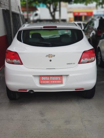 ONIX 2015/2016 1.0 MPFI LT 8V FLEX 4P MANUAL - Foto 5