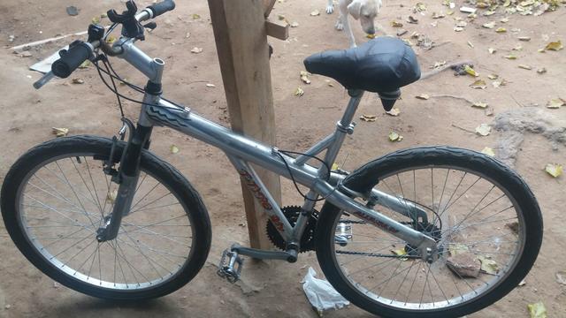 Vendo bicicleta de alumínio Caloi muito leve