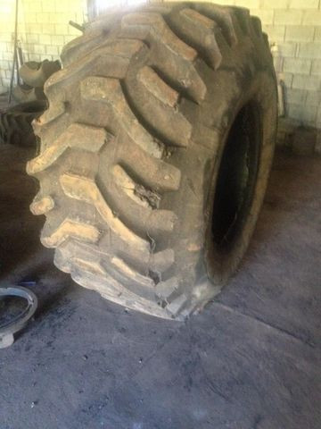 Pneu agricola usado 32 para capa