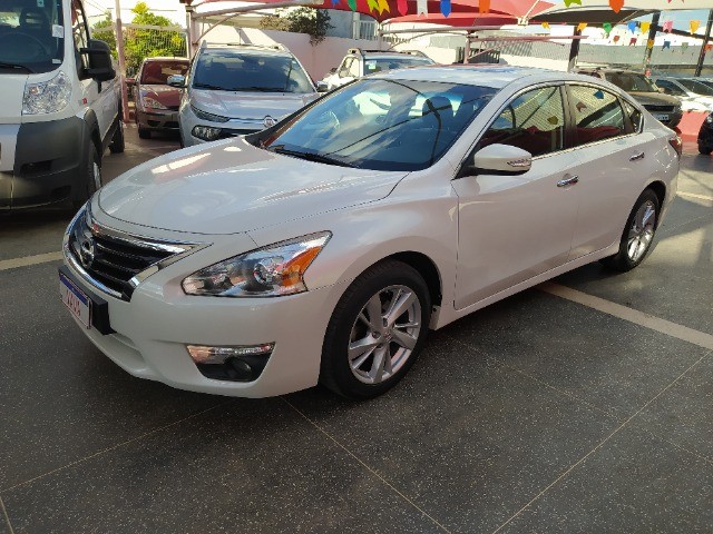 NISSAN ALTIMA SL 2.5 AUTOMÁTICO CVT 2014